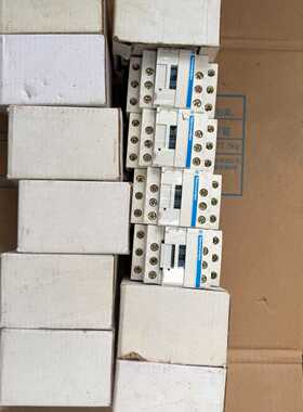 全新Telemecanique CAD32BD