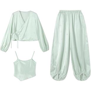 从轻新中式家居服女天丝缎凉感提花新中式开衫吊带长裤三件套睡衣