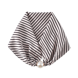 磁扣锁骨项链三角丝巾女春秋夏季新款条纹珍珠高级感装饰护颈领巾