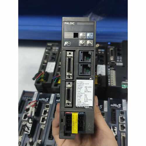 富士伺服驱动器RYC401D3VVT2400W200，议价商品