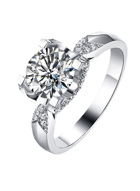 莫桑石经典燕尾牛头钻戒