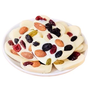 坚果炒酸奶片新疆特产干果仁酸奶块爱心形牛奶巧克力零食休闲小吃