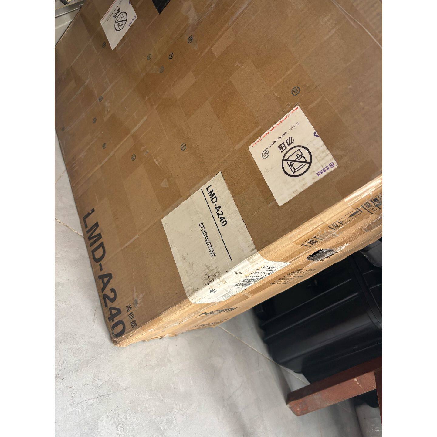 议价可维修索尼SonyLMDA240液晶监视器原装正品型号清楚
