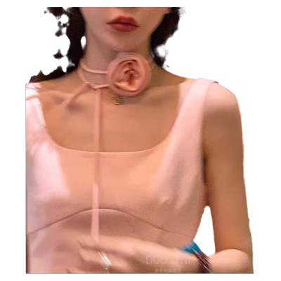 颈间项链多莉妮穿搭小点缀