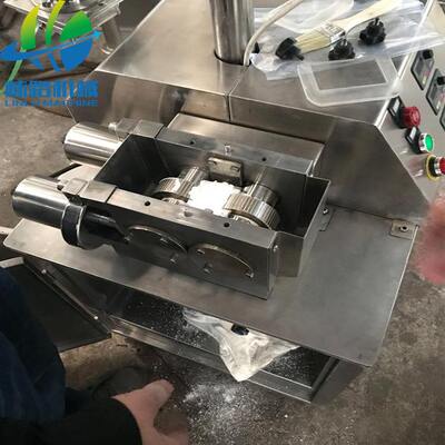 GK25 对辊挤压造粒机 干法化肥复合肥颗粒设备 新型双辊制粒机