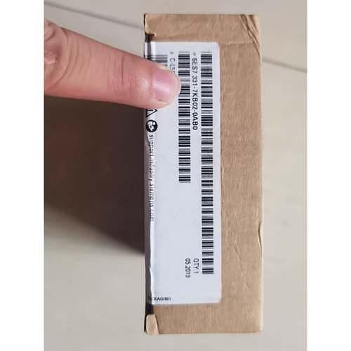 咨询后拍西门子331-7KB02全新未开封。