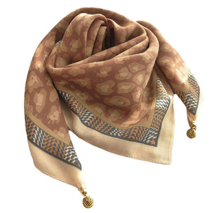 磁吸扣斜纹围巾女春秋冬马车气质百搭方巾护颈装饰轻奢棉质丝巾