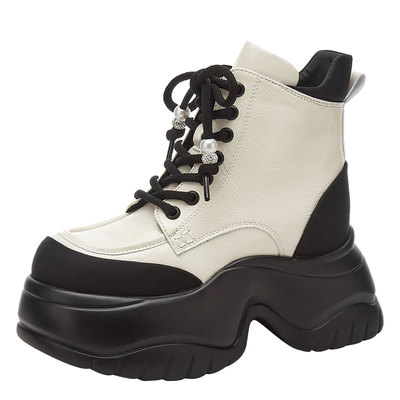 达芙妮8cm内增高马丁靴女