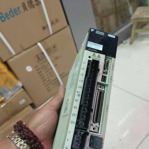 询价-SGDV-2R8A01A002000有一台，，一台3