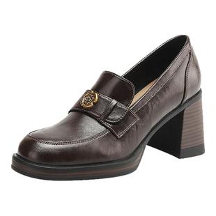 达芙妮山茶花棕色乐福鞋女2026新款粗跟高跟单鞋增高英伦风小皮鞋