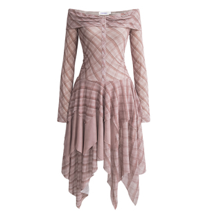 【25年秋】UNIFREEPLUS大码格纹长袖连衣裙一字肩收腰不规则长裙