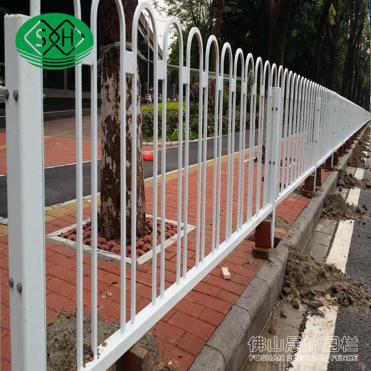 茂名市政道路护栏价格街区京隔离式图片隔离护栏栏马路厂家