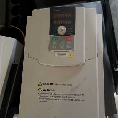 【询价】欣灵变频器，XLP5000-G11/15T4MA成色如图，1适用