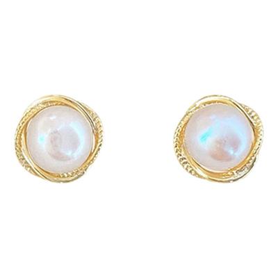 小香风珍珠款耳钉轻奢