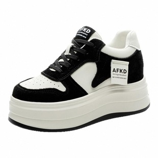 10cm内增高女鞋2026新款冬季小个子黑白小白鞋10公分厚底熊猫板鞋