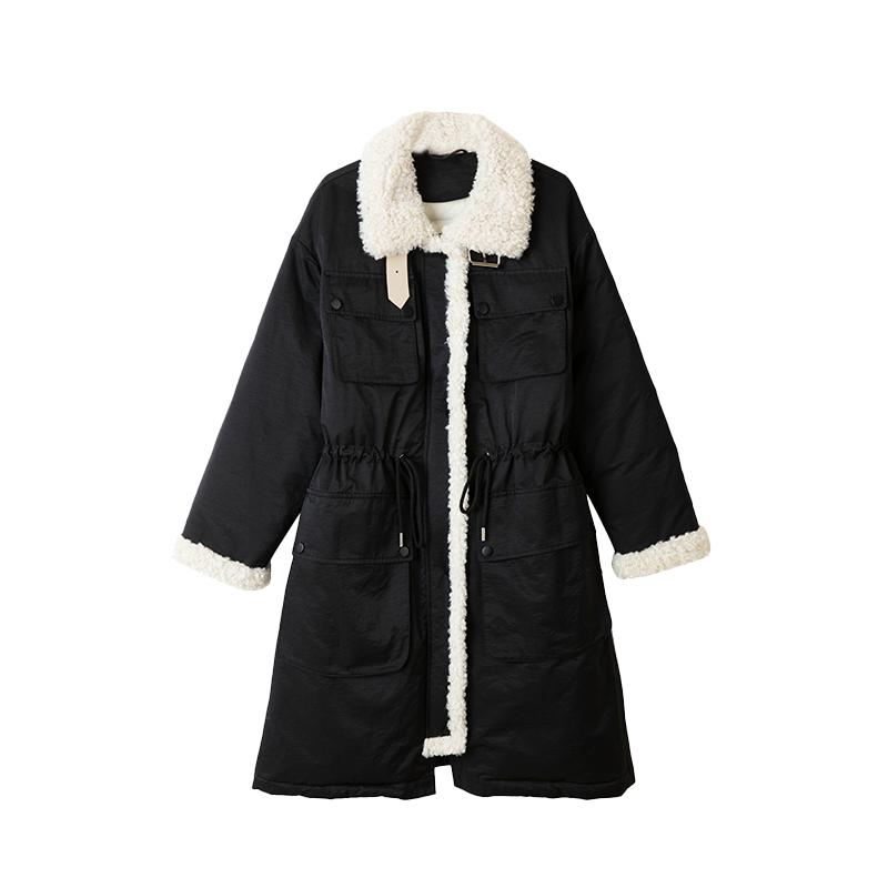 白鹿语工装风撞色毛领羽绒服