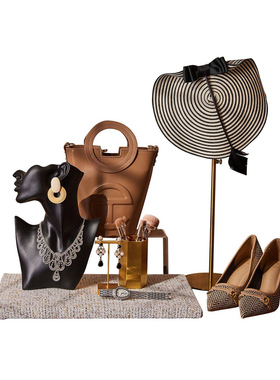 样板房展厅全屋定制衣帽间摆件