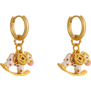 金色小马钱币耳环女2026新款爆款高级感马年耳钉巨好看本命年耳饰