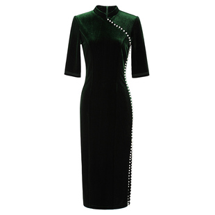 2025年秋新款墨绿色丝绒旗袍改良版年轻款时尚旗袍裙长款连衣裙女