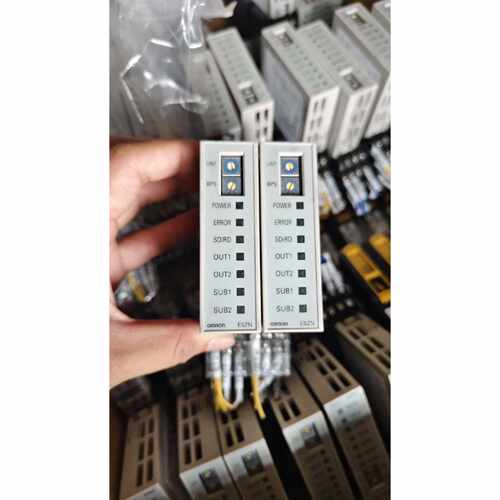询价95新以上 温度控制器：E5ZN-2QNH03TC-F