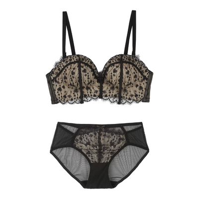 原创款小胸聚拢上托蕾丝内衣