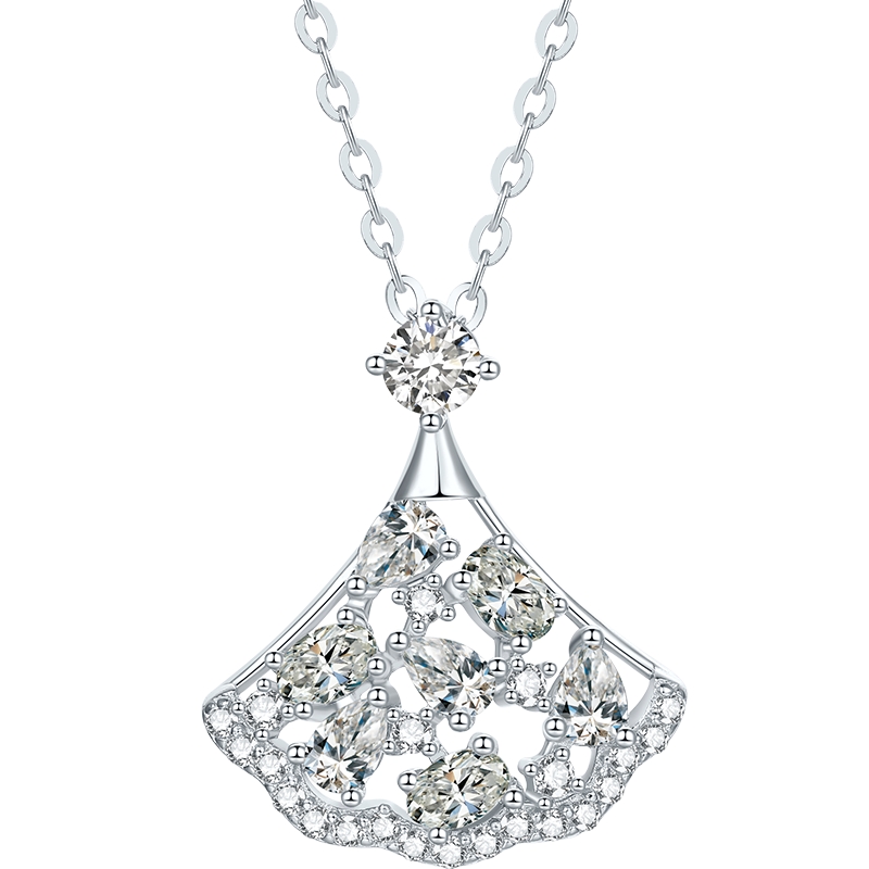 六桂福珠宝银杏叶项链配饰女秋冬轻奢小众925纯银套链送女友首饰