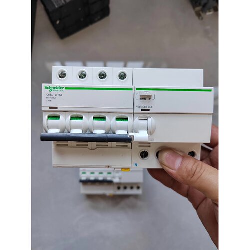 型漏电iC65L  4P  C16A   3只  （询价