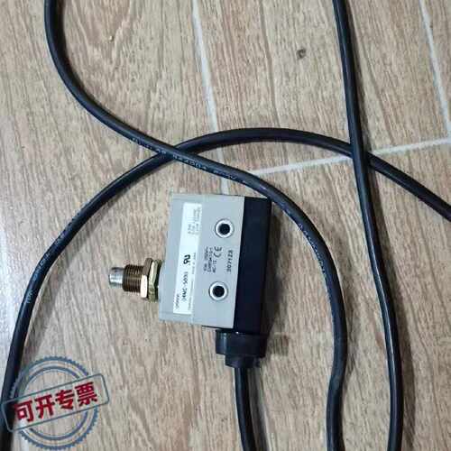 议 价欧姆龙限位行程开关D4MC5000工业自动可 维修