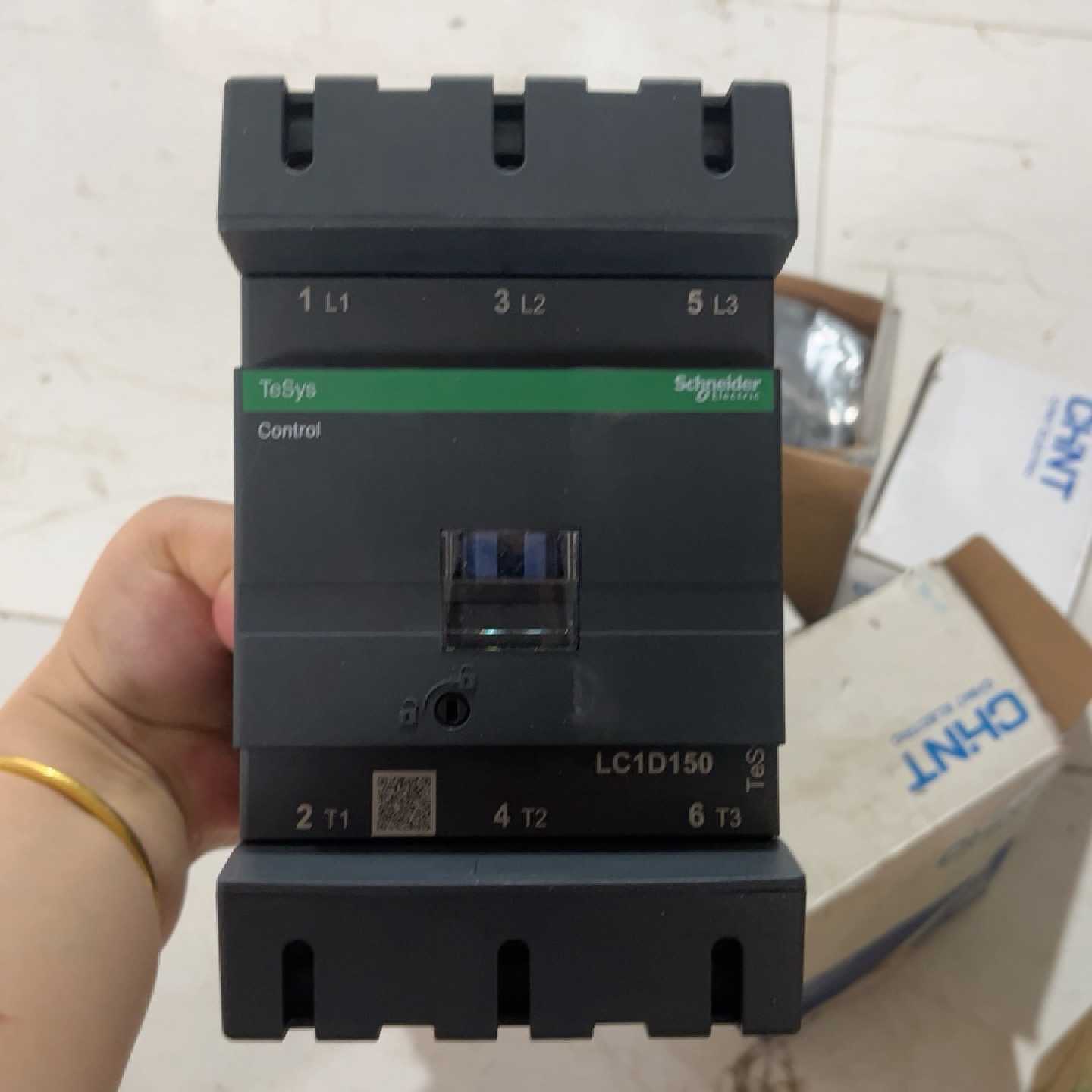 议价新款施耐德接触器LC1D15000F7C维修
