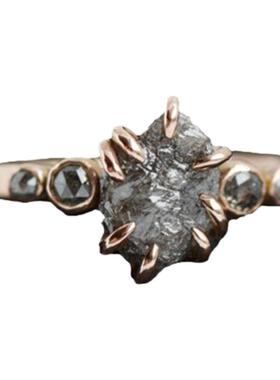 灰色钻石玫瑰切割辅石宝石戒指