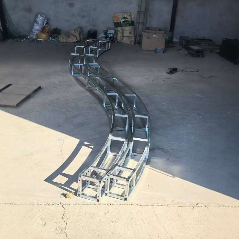 弧形圆形桁架圆弧形背景架圆弧拱门桁架铁艺户外爬藤架子S形架子