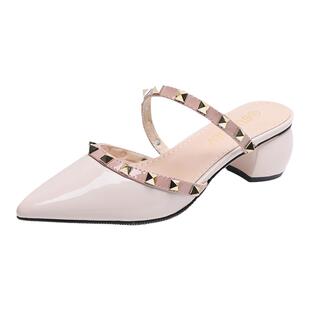 2026年新款春夏季网红中粗跟包头半拖鞋女外穿尖头高跟铆钉凉拖鞋