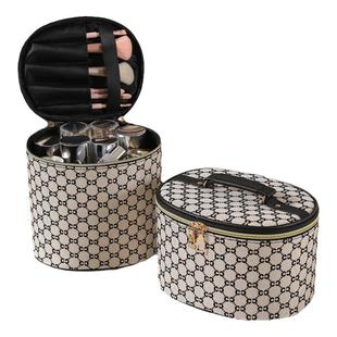 立体式圆筒化妆包女便携大容量2026新款超火高级感化妆品收纳盒箱