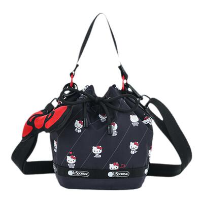 LeSportsacHELLOKITTY联名水桶包