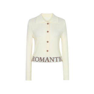 XG/雪歌XJ111019A230 浅黄色字母提花长袖毛针织衫短款套头毛衫女