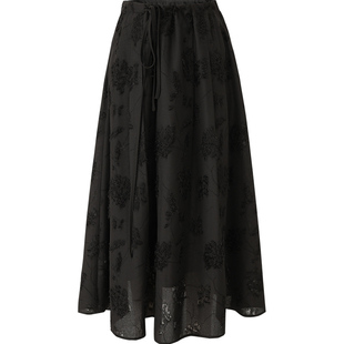 娅丽达高级感飘逸羽毛剪花黑色半身裙女2026春秋新款伞裙气质长裙