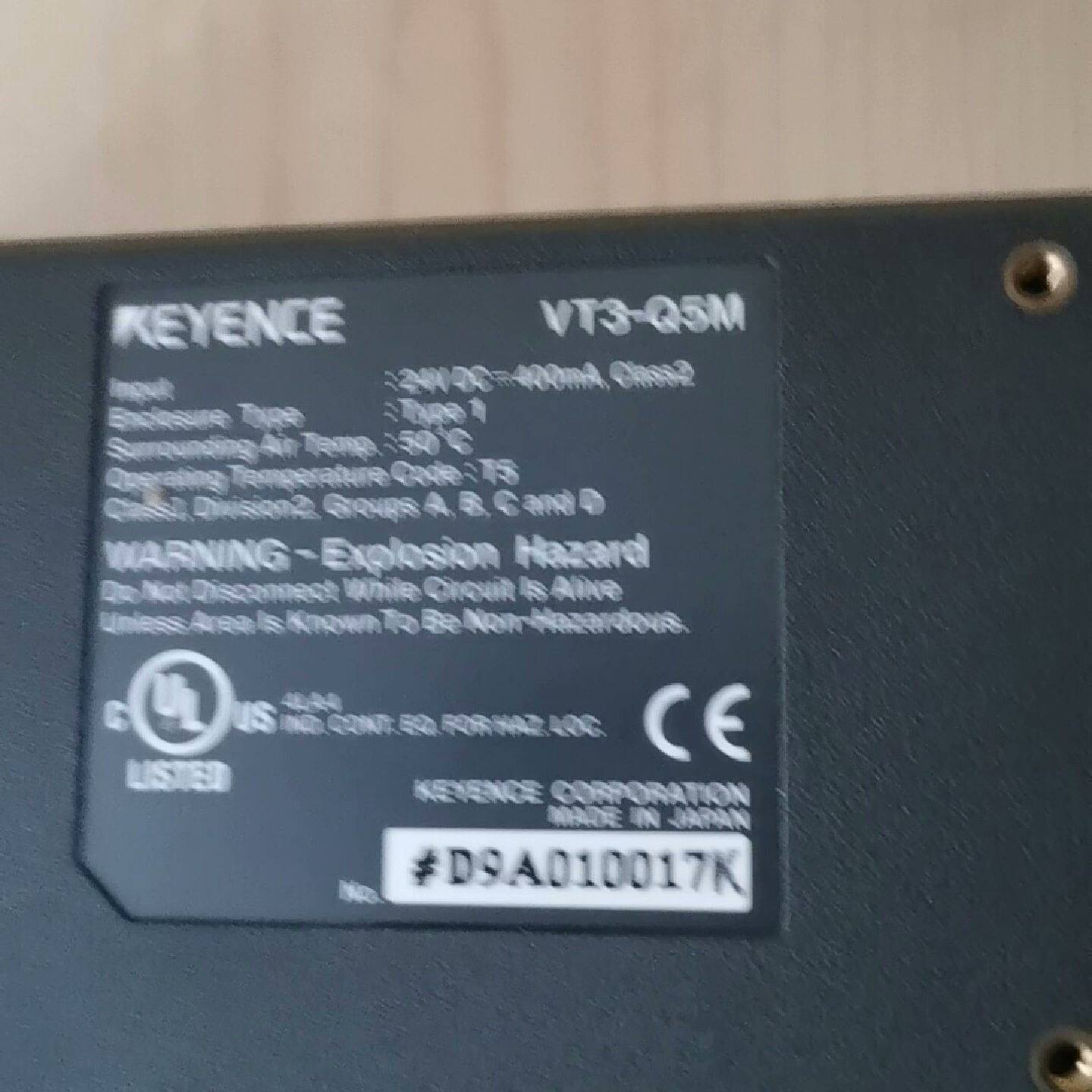 议价KEYENCE触摸屏拆机，型号 VT3-Q5M，保护膜还在，
