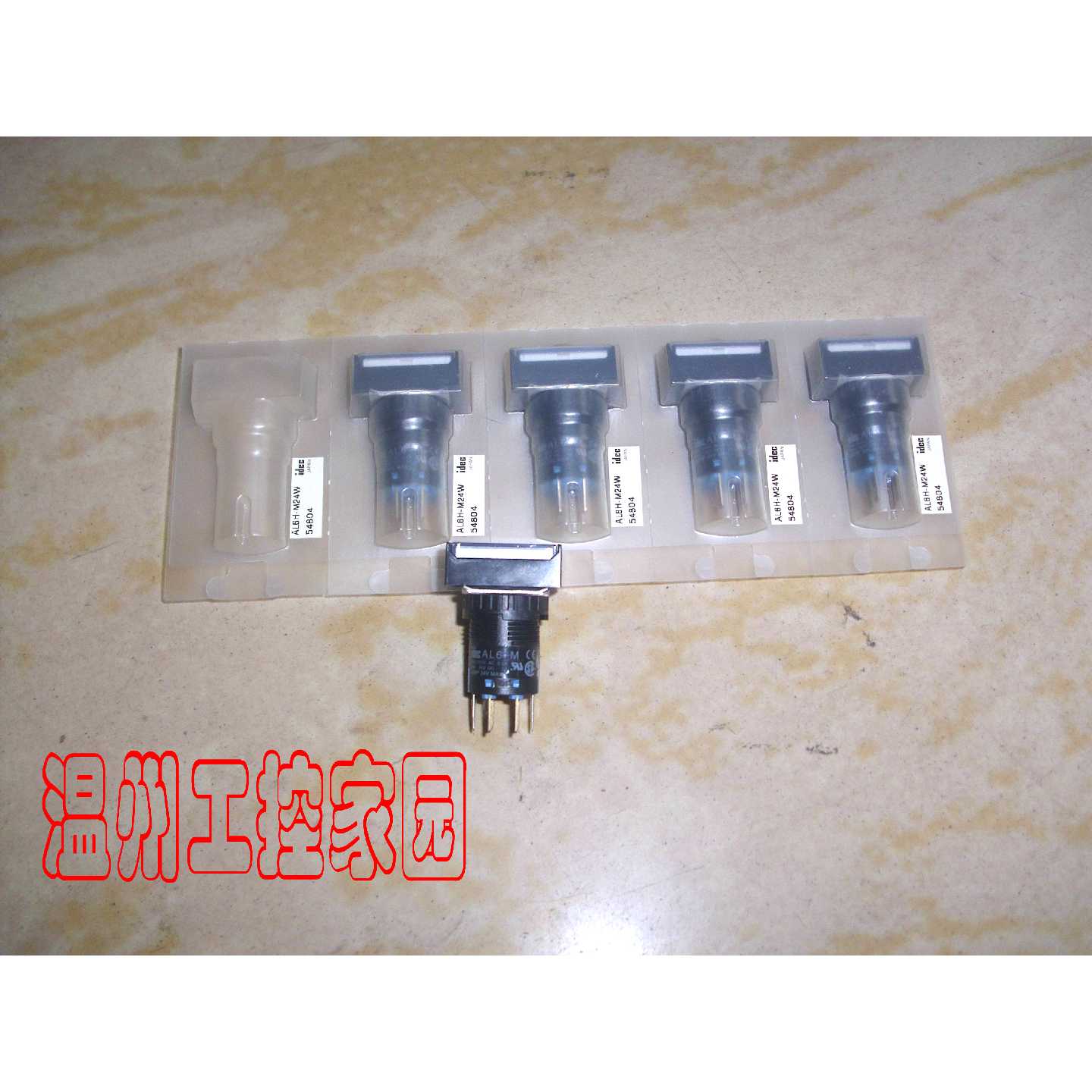 议价AL6H-M24W 日本IDEC和泉 按钮 长方形乳白色带指示灯 AL6-M