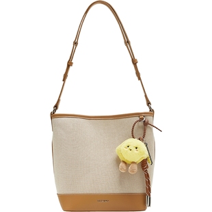 天美意复古百搭包包女水桶包休闲单肩斜挎包2025秋季新款X3150CX5