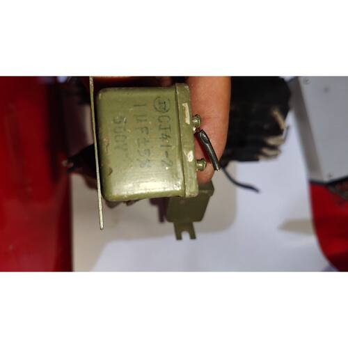 询价CJ41-2铁壳电容，2uF/160V，件，成色还可以，