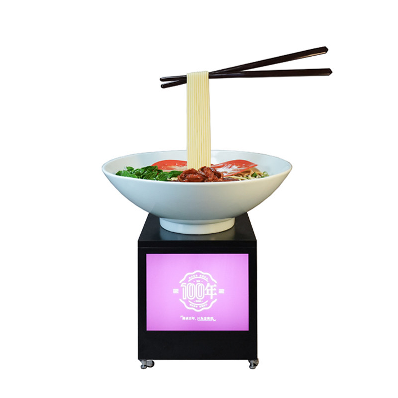 大型带广告灯箱挑起牛肉面雕塑