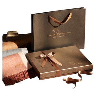 SUCHU素雏羊绒品牌精美礼盒 ！新年圣诞生日妈妈长辈情侣围巾礼盒