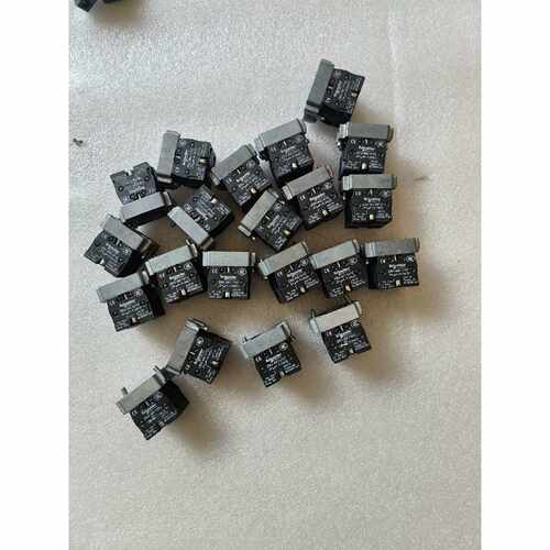 议价基座触点ZB2BE102C101C实物拍摄几维修