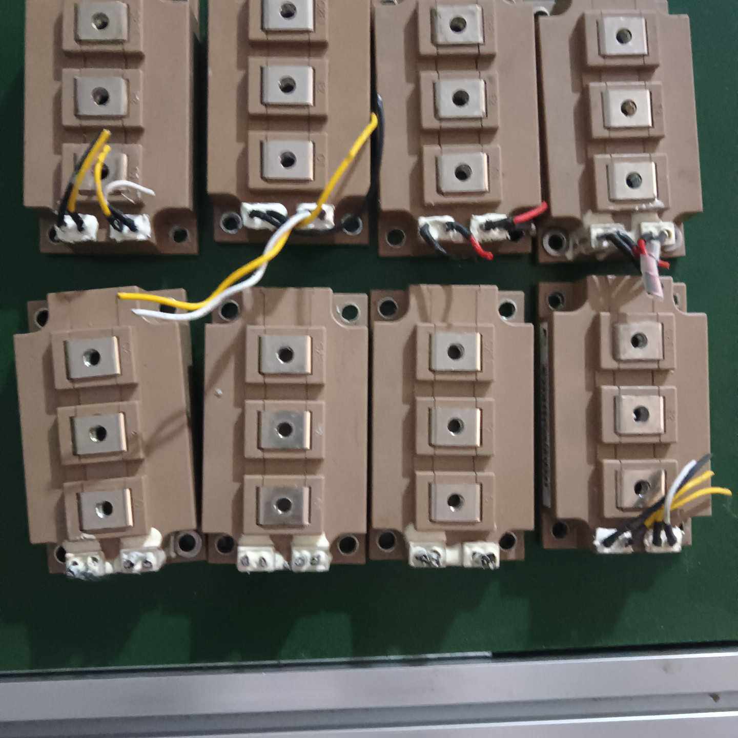 富士IGBT模块2MBI200VH12050--议价商品