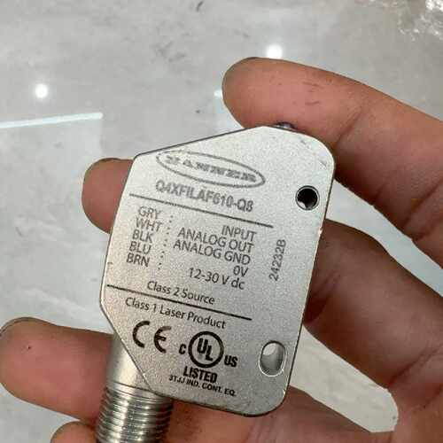 询价BANNER Q4XFILAF610-Q8激光传感器