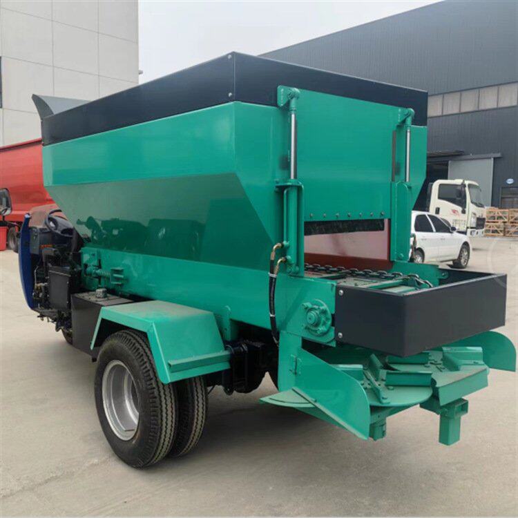 13农田养殖场粪便撒料车4有机肥料抛洒方固体牧场肥料邮车施肥机