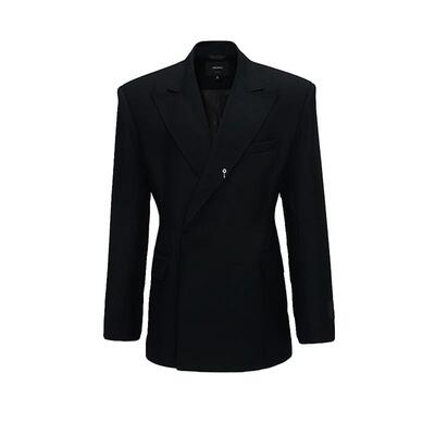 宽肩收腰沙漏西装外套