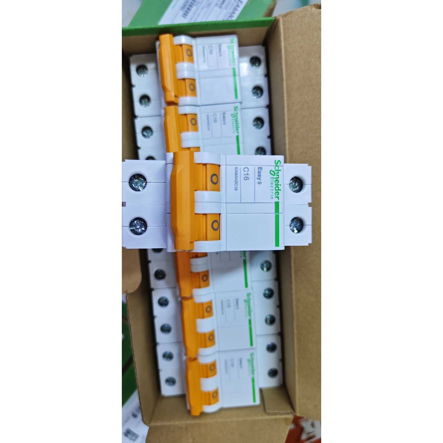 〔议价-可维修〕施耐德Easy9系列断路器 型号EA9AN2C16 2P C 全新