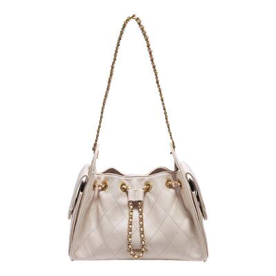 百丽包包女2026春新商场同款休闲小香风单肩斜挎腋下包X7499BX6