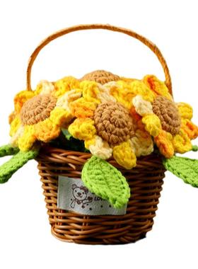 手工编织毛线花朵手提小花篮摆件